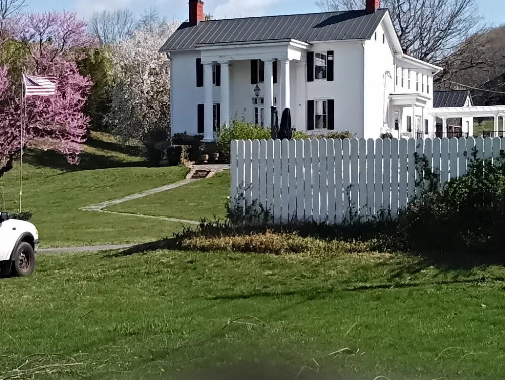 Reliable yard cleanup service in Staunton, VA - Handyman Express 24/7