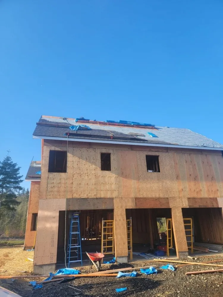 Affordable yard cleanup service in Centralia, WA by Handyman Reyes