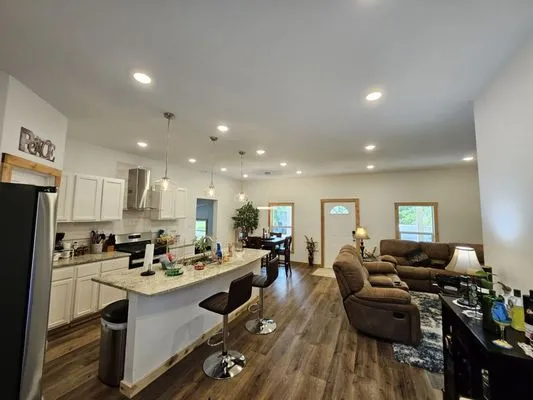 Handyman Solutions Logo