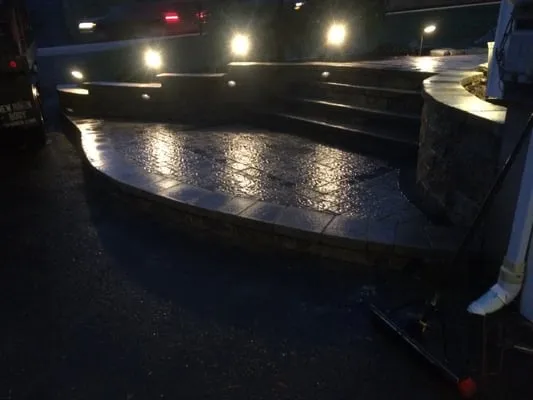 Hanging Hills Lawn Care LLC Logo