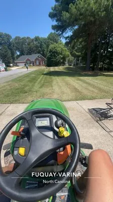 Haniquet Lawn Service Logo