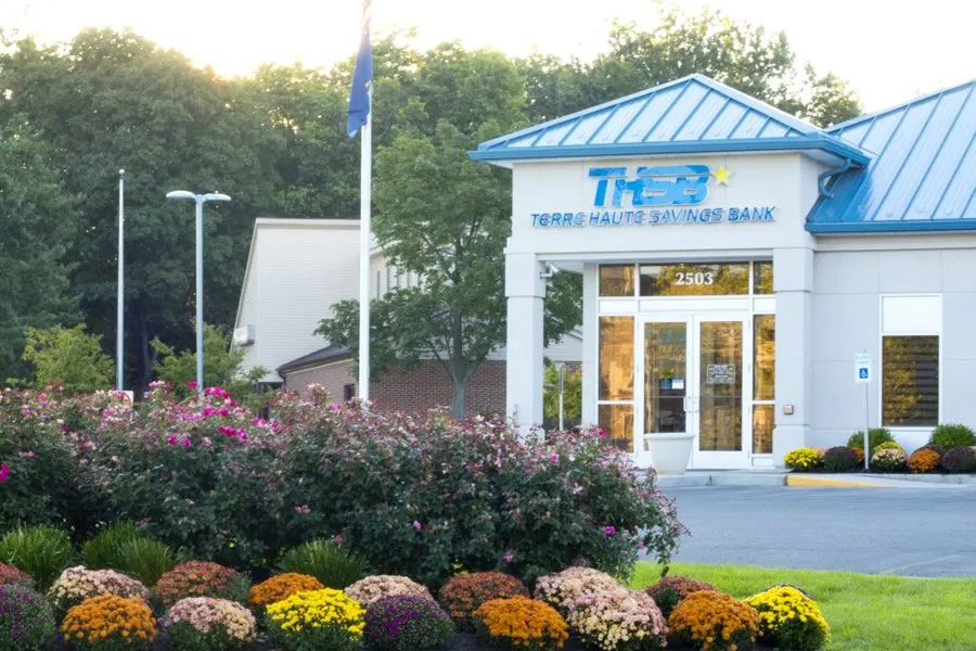 Expert landscape design for beautiful yards in Terre Haute, IN by Hank Metzger Landscaping