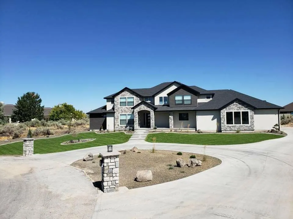 Trusted lawn care service for residential properties across Twin Falls, ID - Hanks Custom Lawn Care