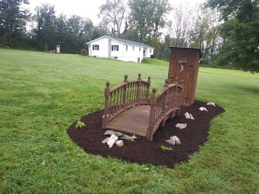 Affordable landscaping services experts serving Salix, PA - Hank's Lawn Care