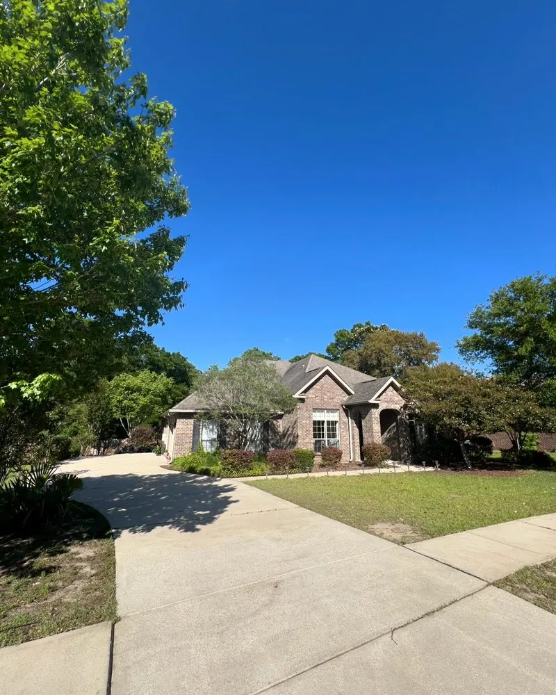 Professional lawn care service experts serving Freeport, FL - Hanks Outdoor Services