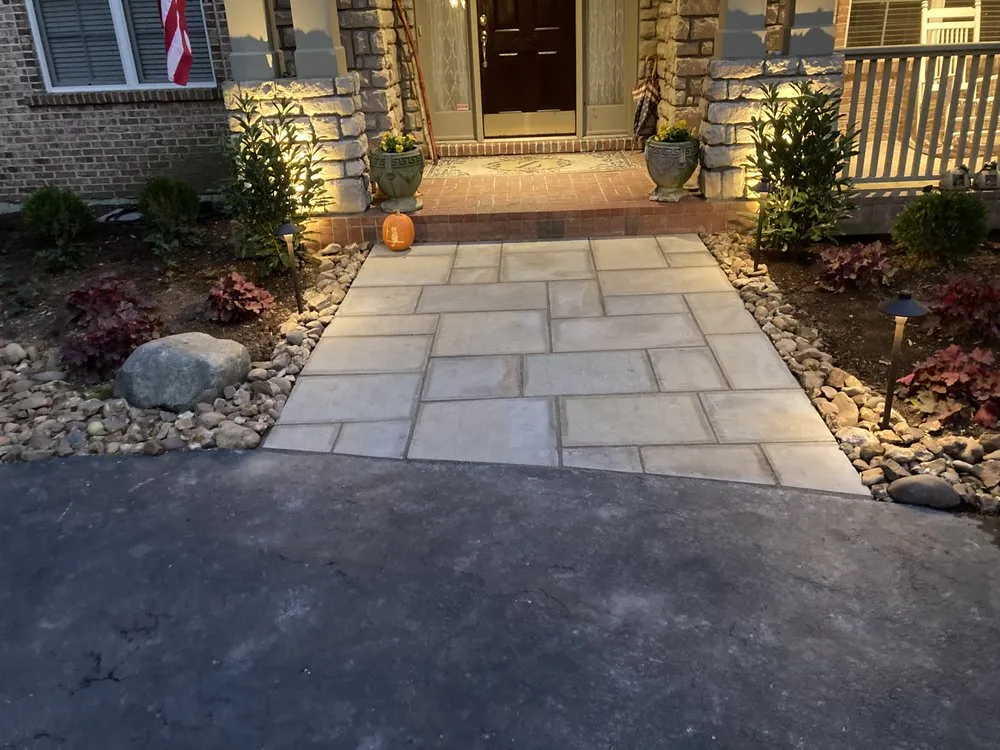 Top-rated yard maintenance in Loveland, OH by Hanna Landscaping