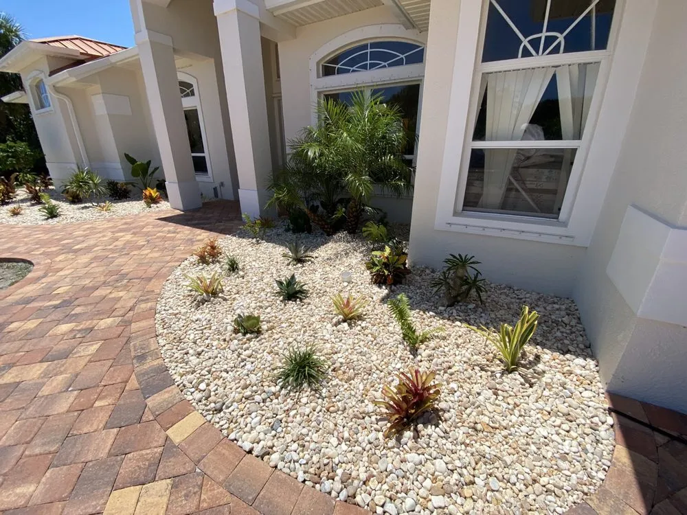 Custom lawn mowing service near you across GRANT VLKRIA, FL - Hannah’s Garden