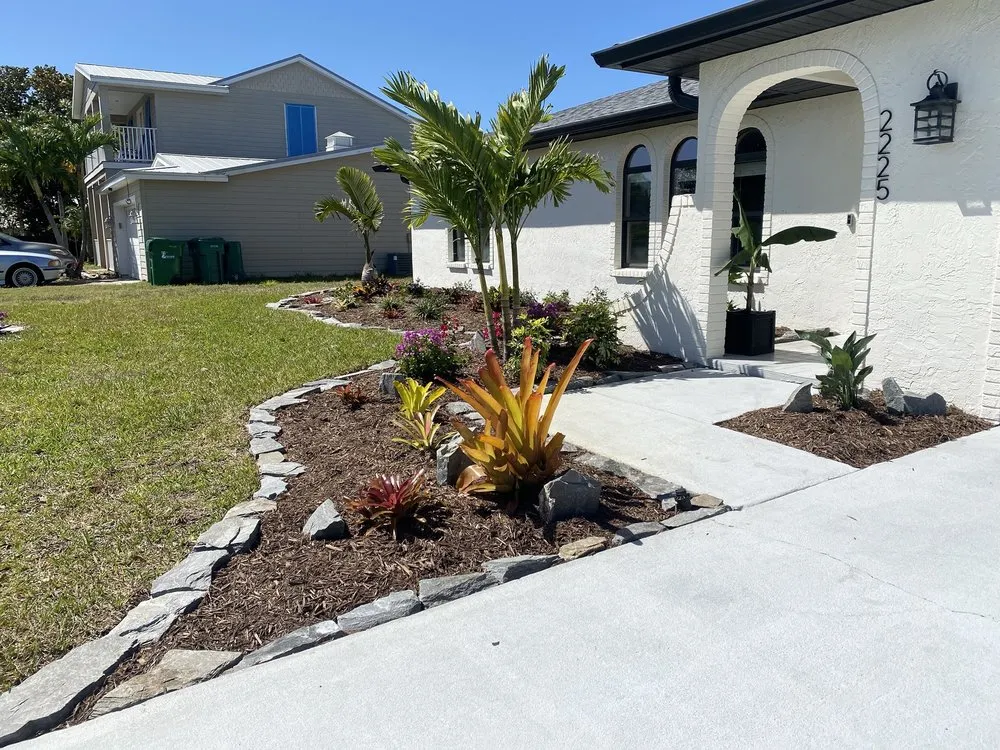 Top-rated lawn mowing service for outdoor upgrades across GRANT VLKRIA, FL - Hannah’s Garden