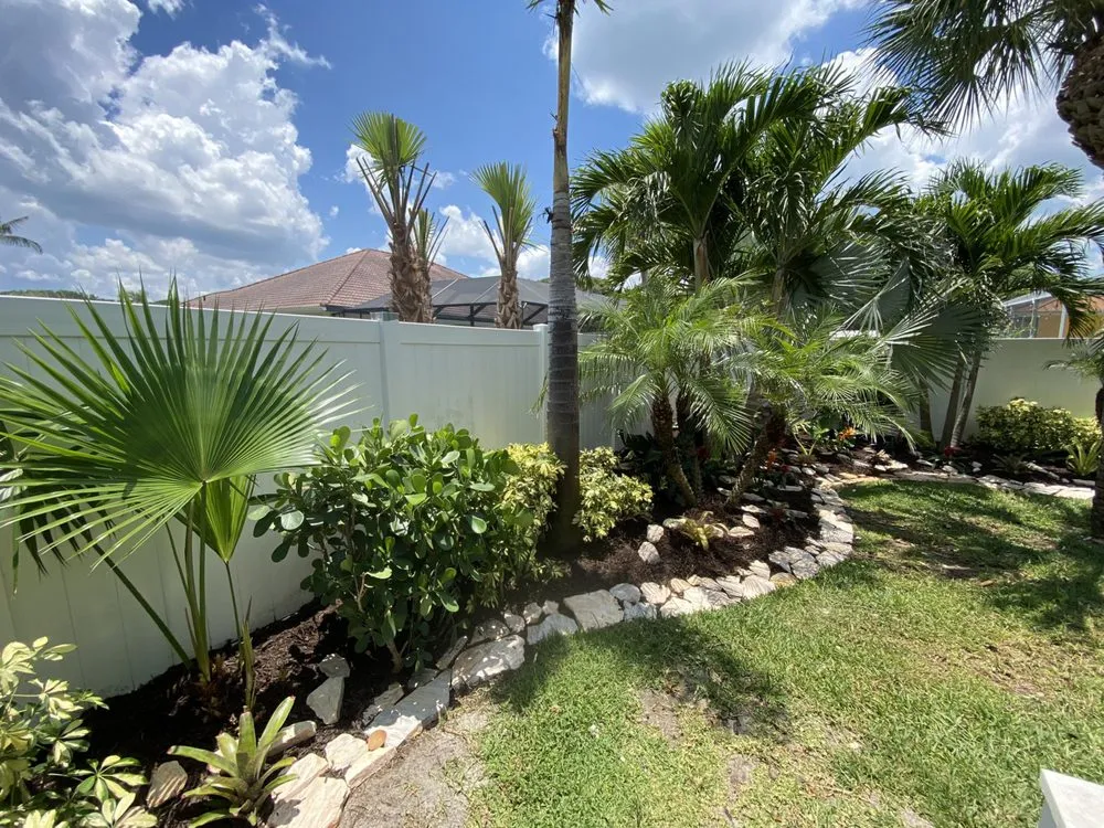 Custom yard maintenance in GRANT VLKRIA, FL - Hannah’s Garden