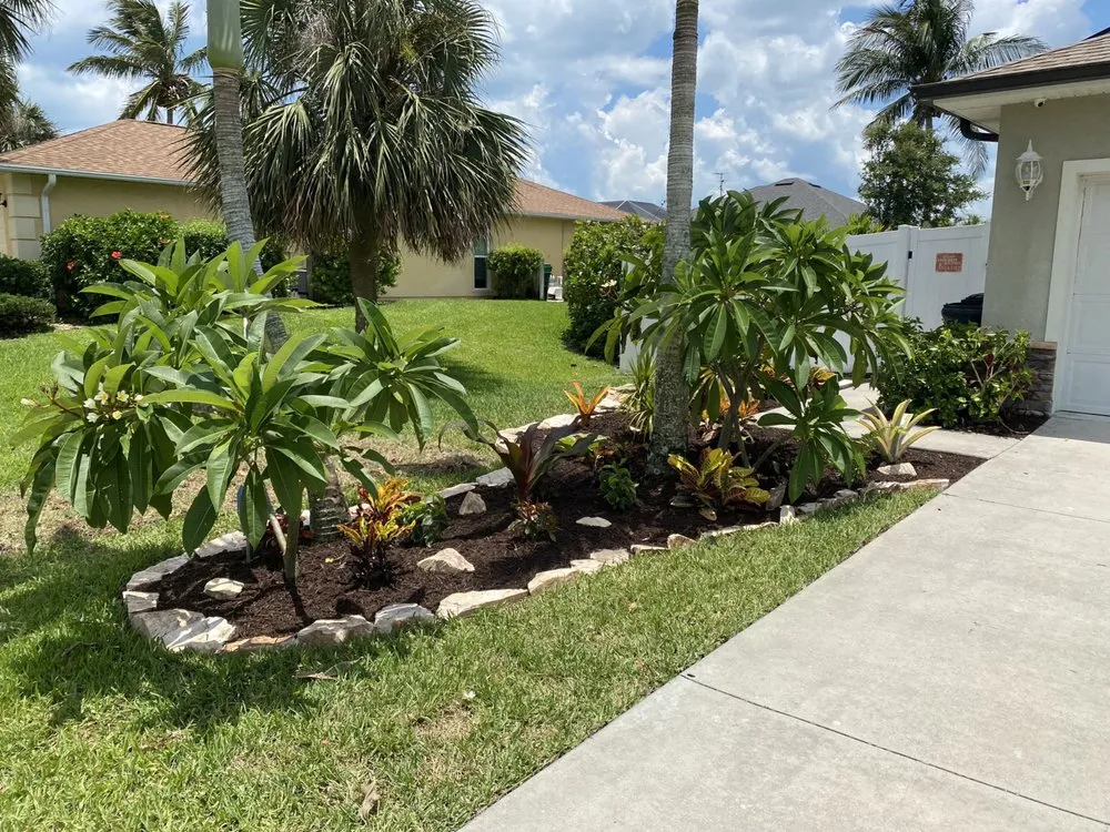 Custom residential landscaping experts serving GRANT VLKRIA, FL - Hannah’s Garden
