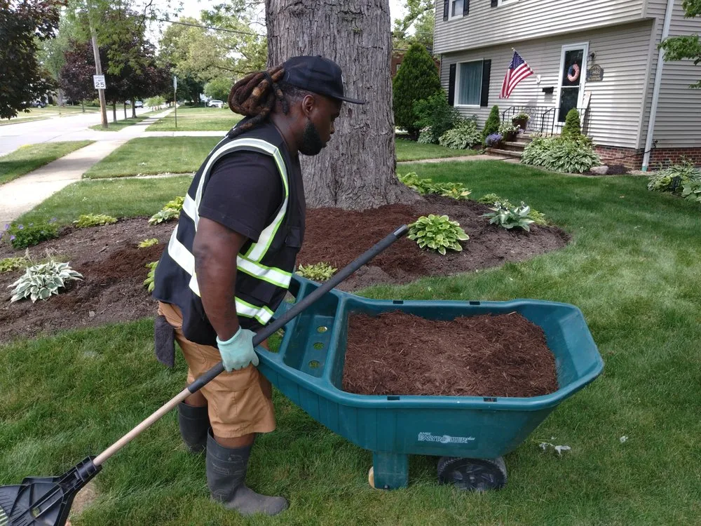Affordable garden landscaping experts serving Cleveland, OH - Hannah's Help Service