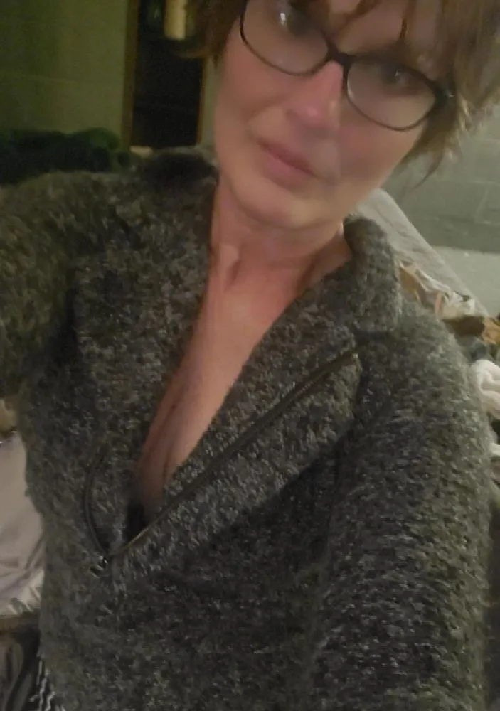 Affordable outdoor landscaping near you across Elkhart, IN - Hanna's Paint and Plants