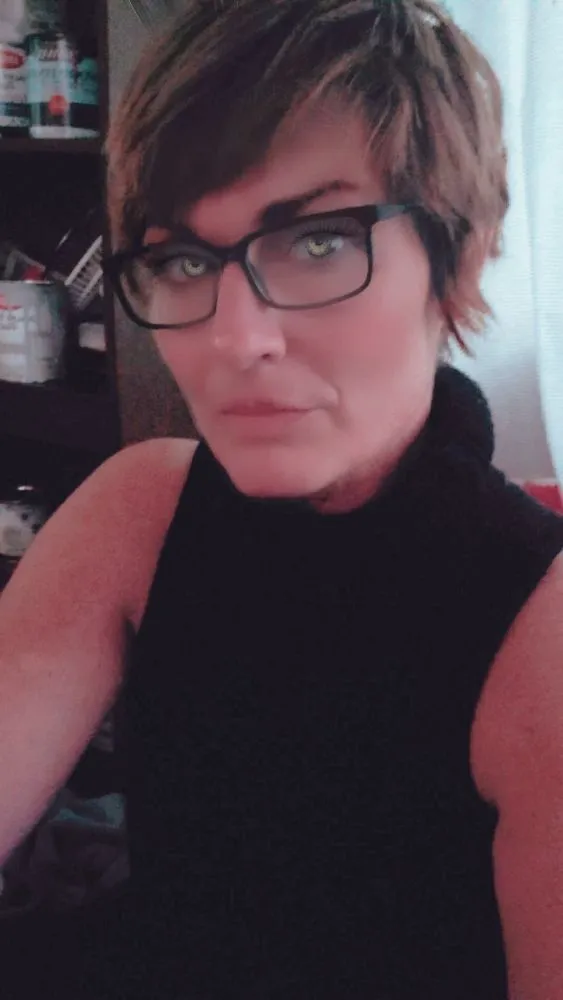 Trusted yard maintenance near you in Elkhart, IN by Hanna's Paint and Plants