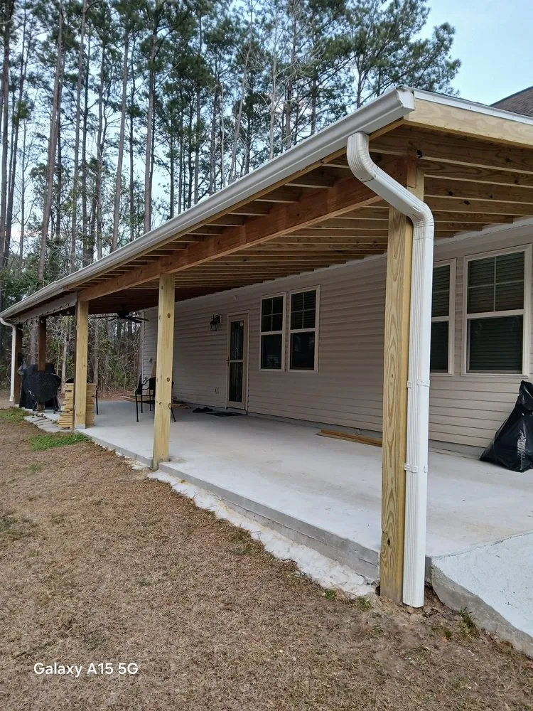 Professional lawn care service experts serving Charleston, SC - Hannum’s Home Improvement