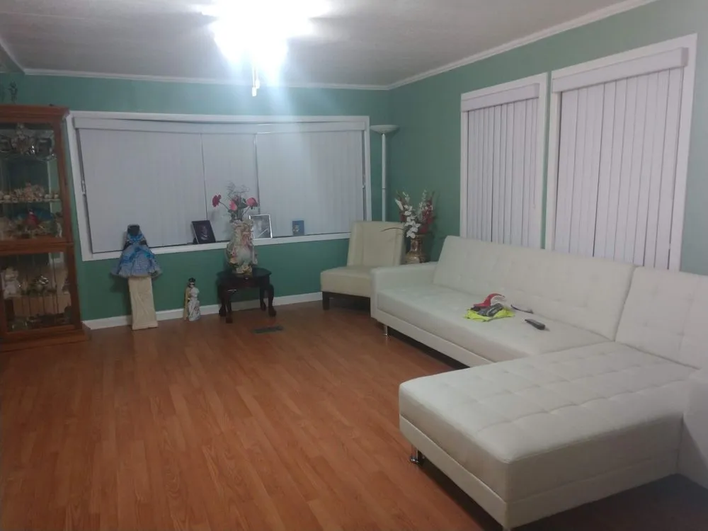 Affordable lawn mowing service in Tallahassee, FL - Hanoi Does it All