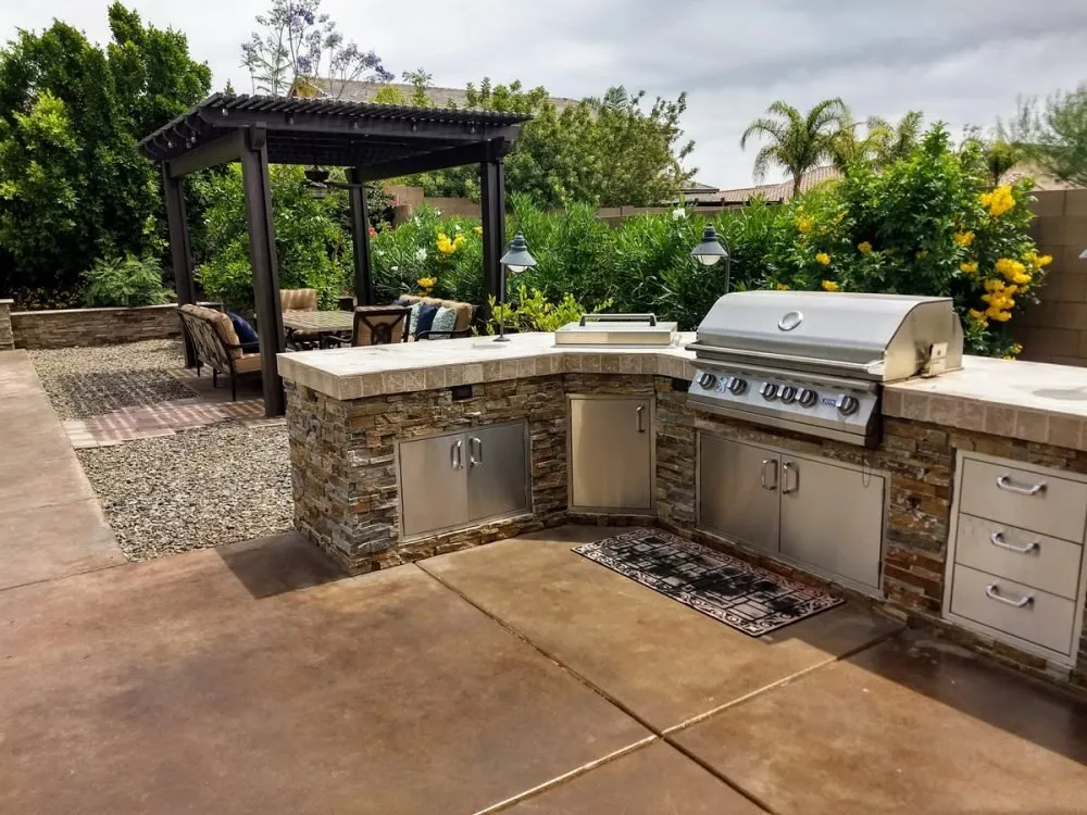 Expert landscaping services in Black Canyon City, AZ by Hansel Landscape & Construction