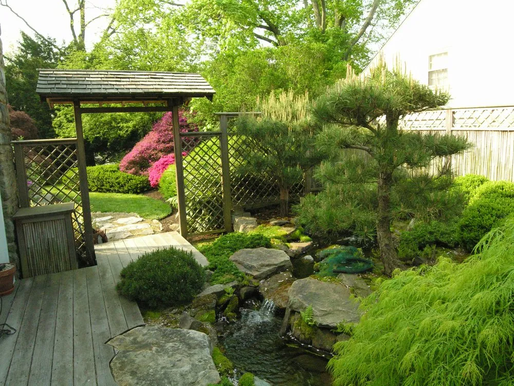 Top-rated garden landscaping in Manheim, PA by Hanselman