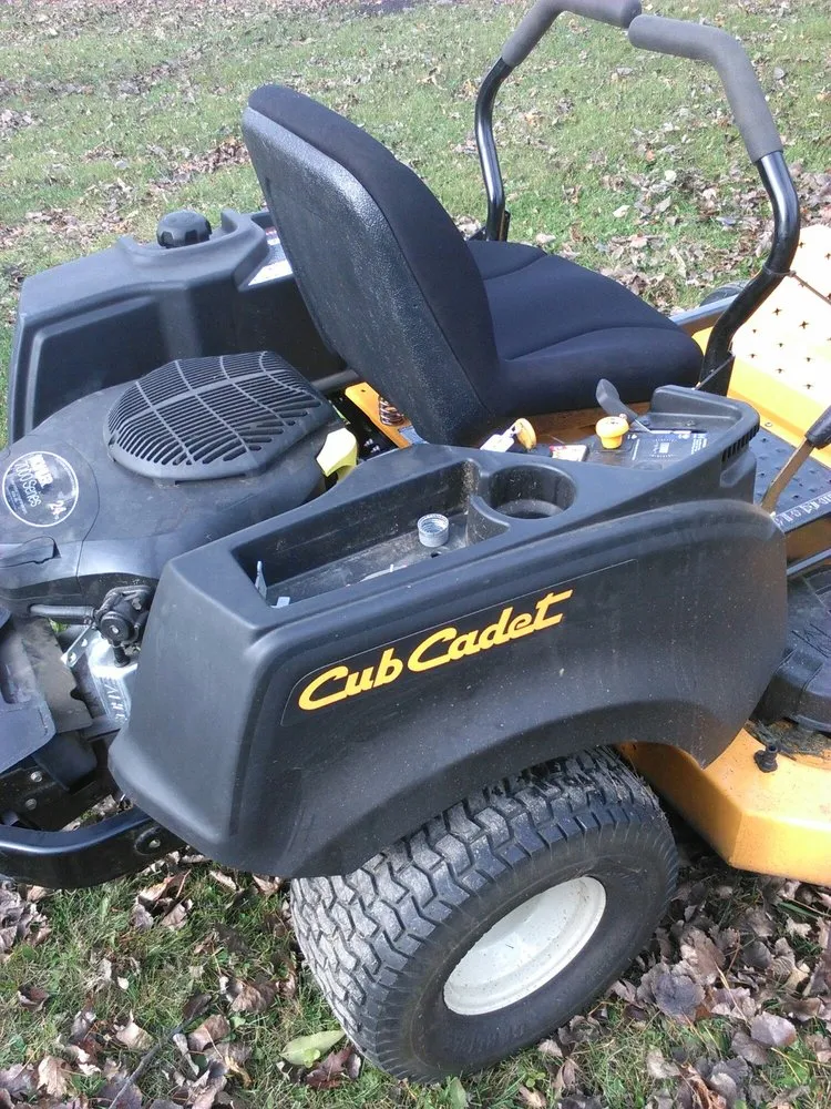 Local yard maintenance near you across Mankato, MN - Hansen Services