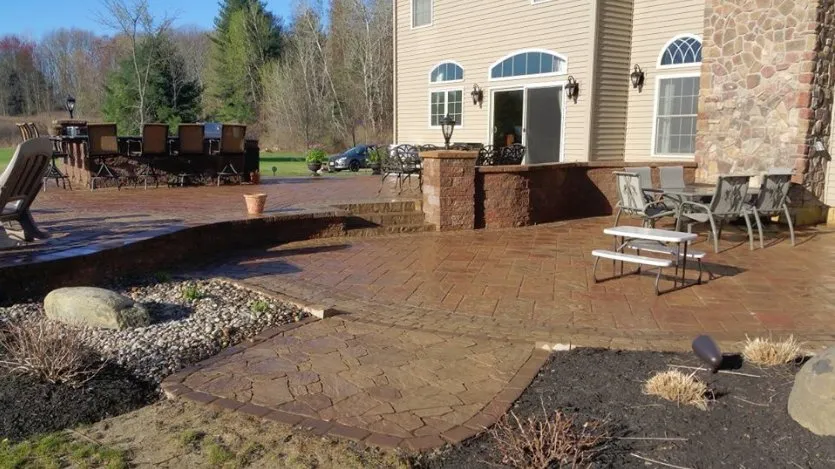 Trusted yard maintenance in Albany, NY - Hansens Hearth & Patio