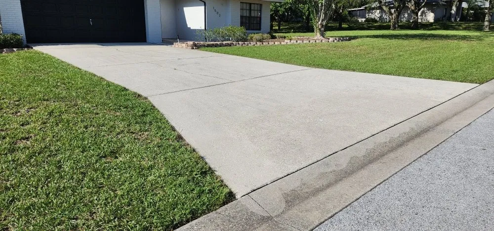 Reliable residential landscaping experts serving Davenport, FL - Happy Bladez