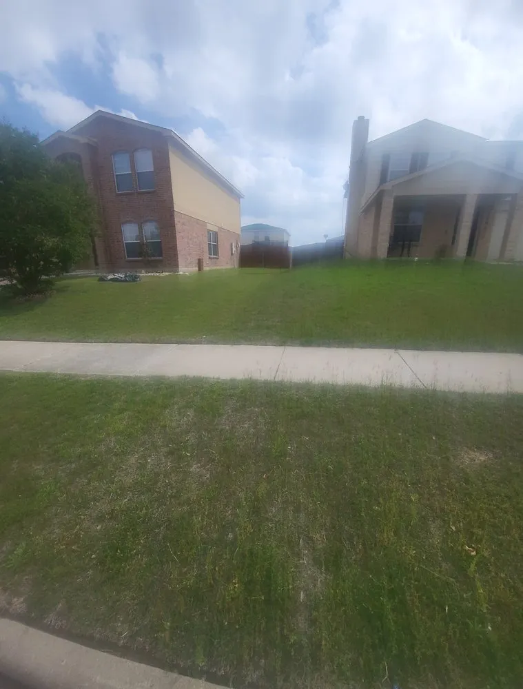 Affordable lawn mowing service in Killeen, TX - Happy Cuts Lawn Care