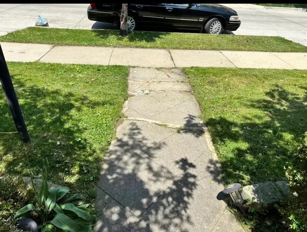 Top-rated yard cleanup service for year-round maintenance across Detroit, MI - Happy Cuts Lawncare