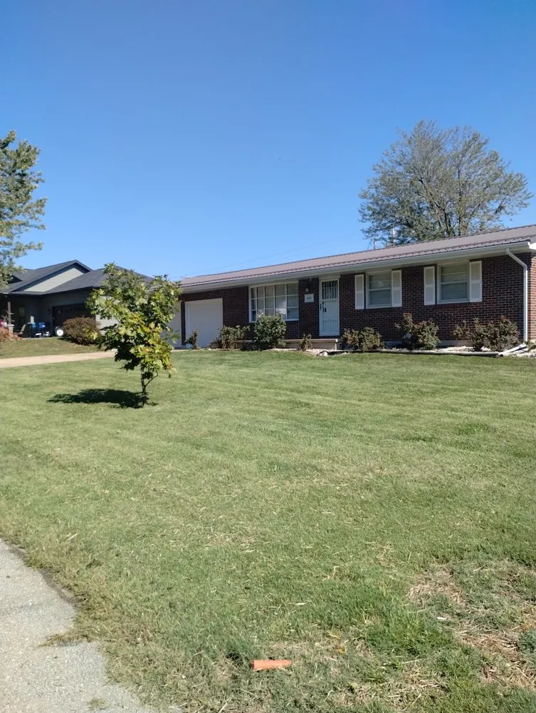 Trusted garden landscaping in Eldon, MO - Happy Dad Home and Lawn Maintenance