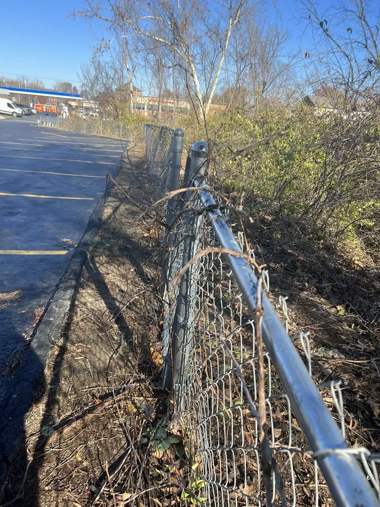 Affordable yard maintenance in Fenton, MO - Happy Grass