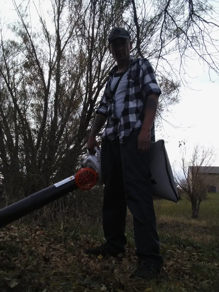 Top-rated lawn care service experts serving Sioux Falls, SD - Happy Hands Yard Service