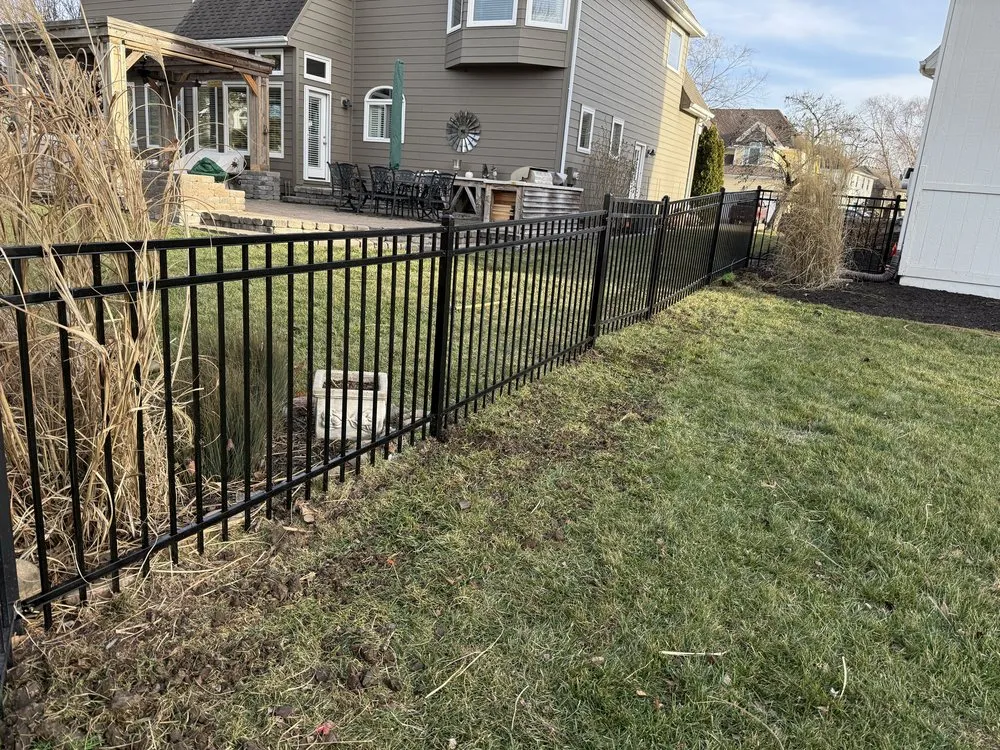 Custom yard cleanup service for homes across Shawnee, KS - Happy Helpers