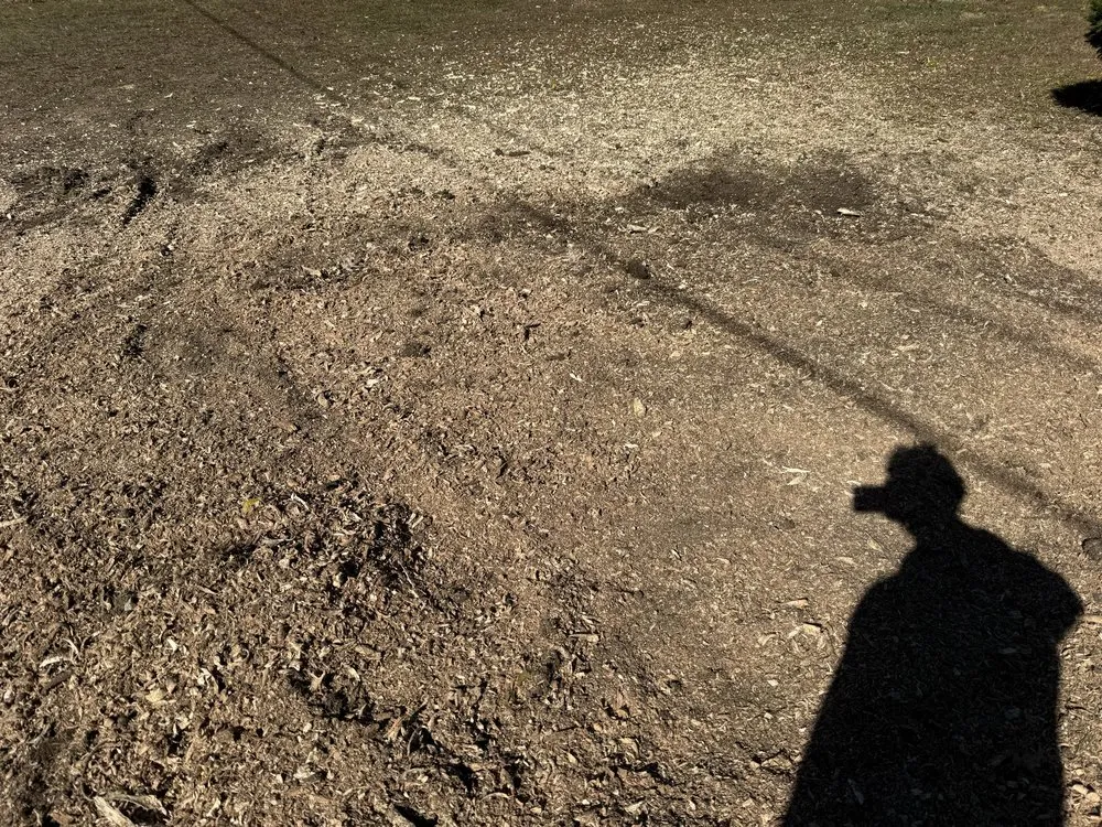 Top-rated garden landscaping with custom design in Shawnee, KS by Happy Helpers