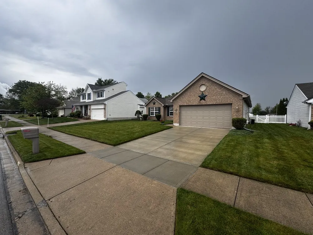 Reliable yard maintenance in Dayton, OH by Happy Homes 937