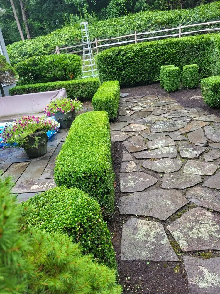 Expert outdoor landscaping in Waterbury, CT - Happy Landscape