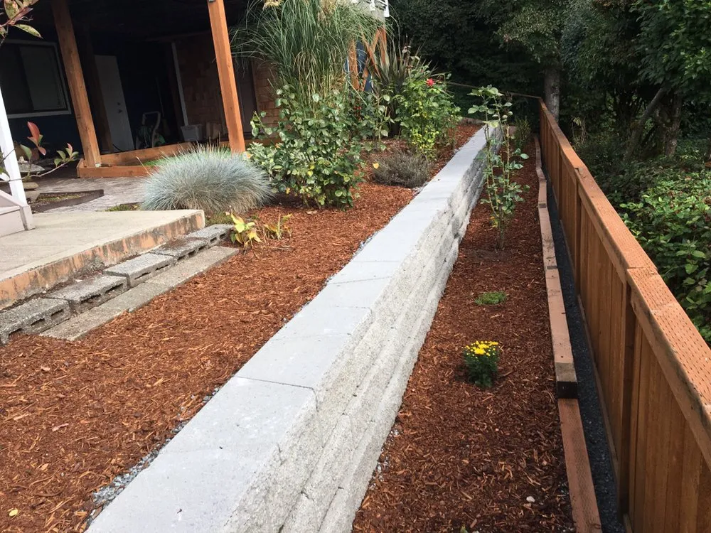 Affordable yard cleanup service in Burien, WA - Happy Landscaping