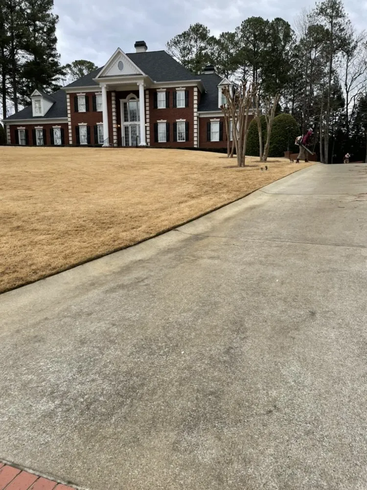 Affordable lawn care service experts serving Kennesaw, GA - Happy Planet Landscaping