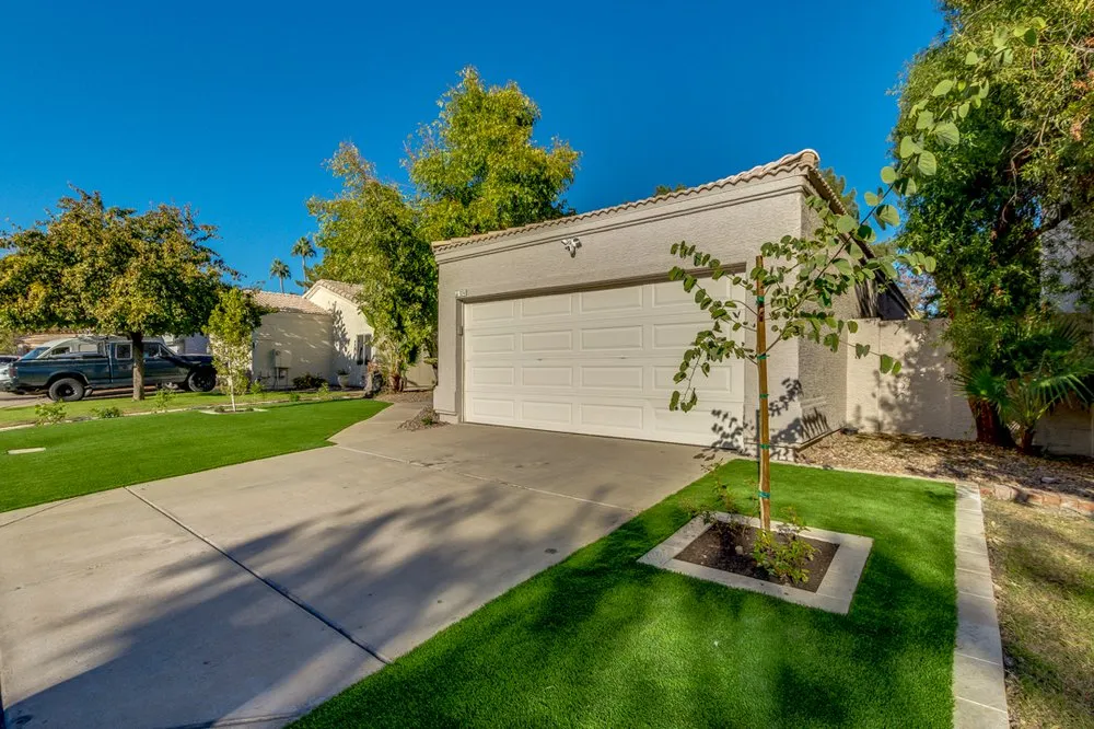 Top-rated lawn care service for beautiful yards in Mesa, AZ by Happy Tree Landscaping