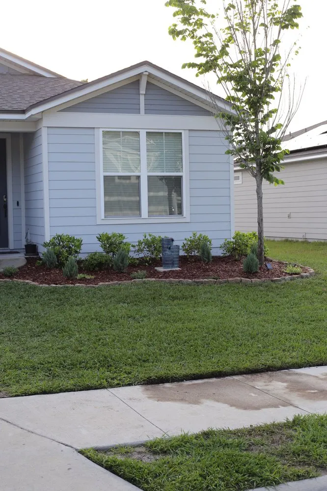Top-rated yard maintenance with custom design in Jacksonville, FL by Happy Turf