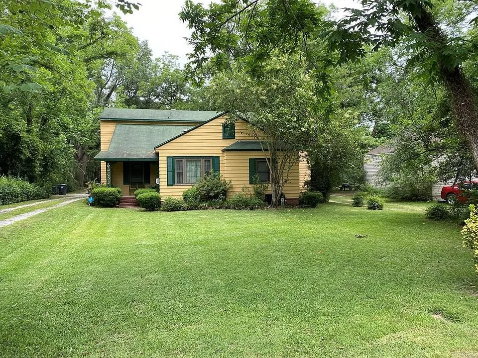 Reliable garden landscaping in Cairo, GA by Harden's Southern Services