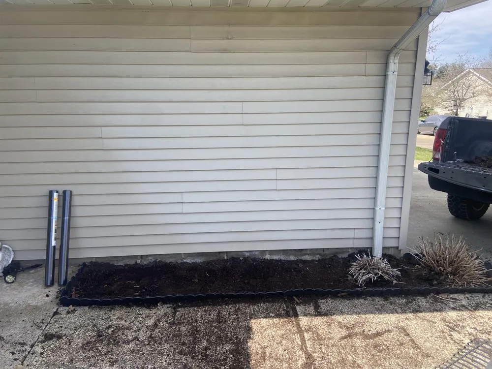 Local yard cleanup service in Akron, OH - Hardesty’s Lawn Care