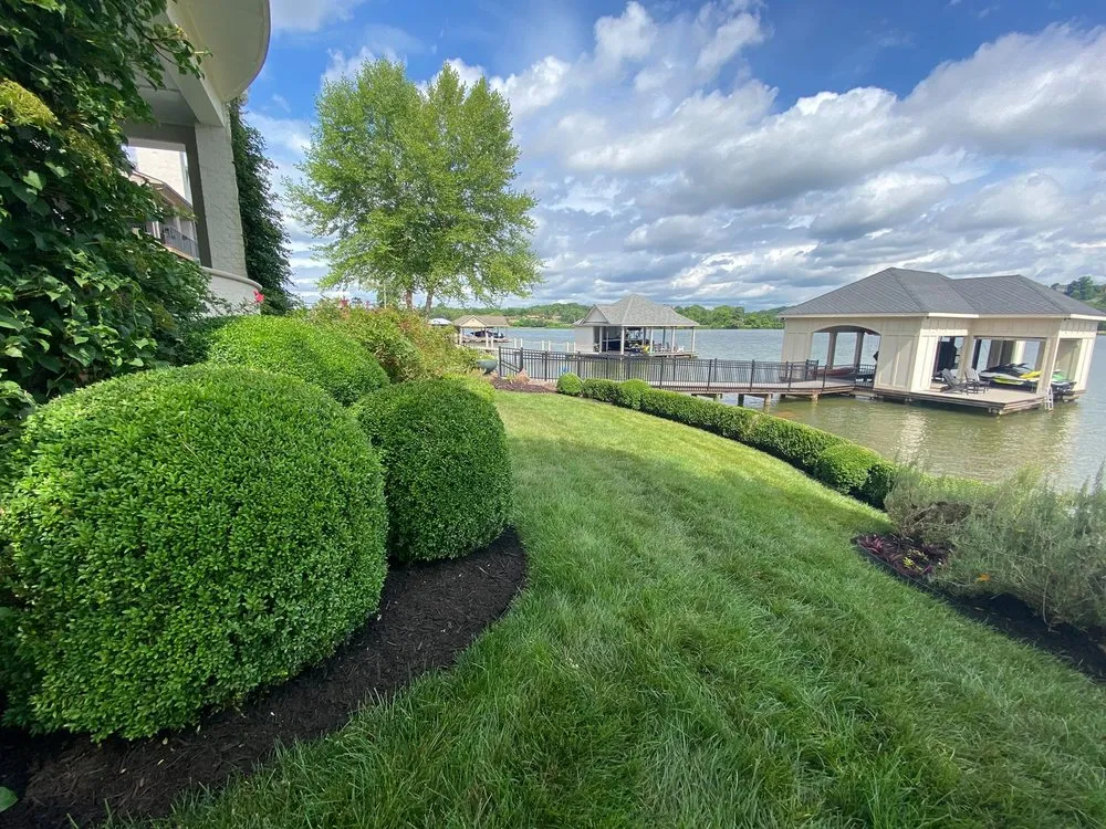 Custom landscaping services in Oak Ridge, TN - Hardin Valley Lawn & Landscape