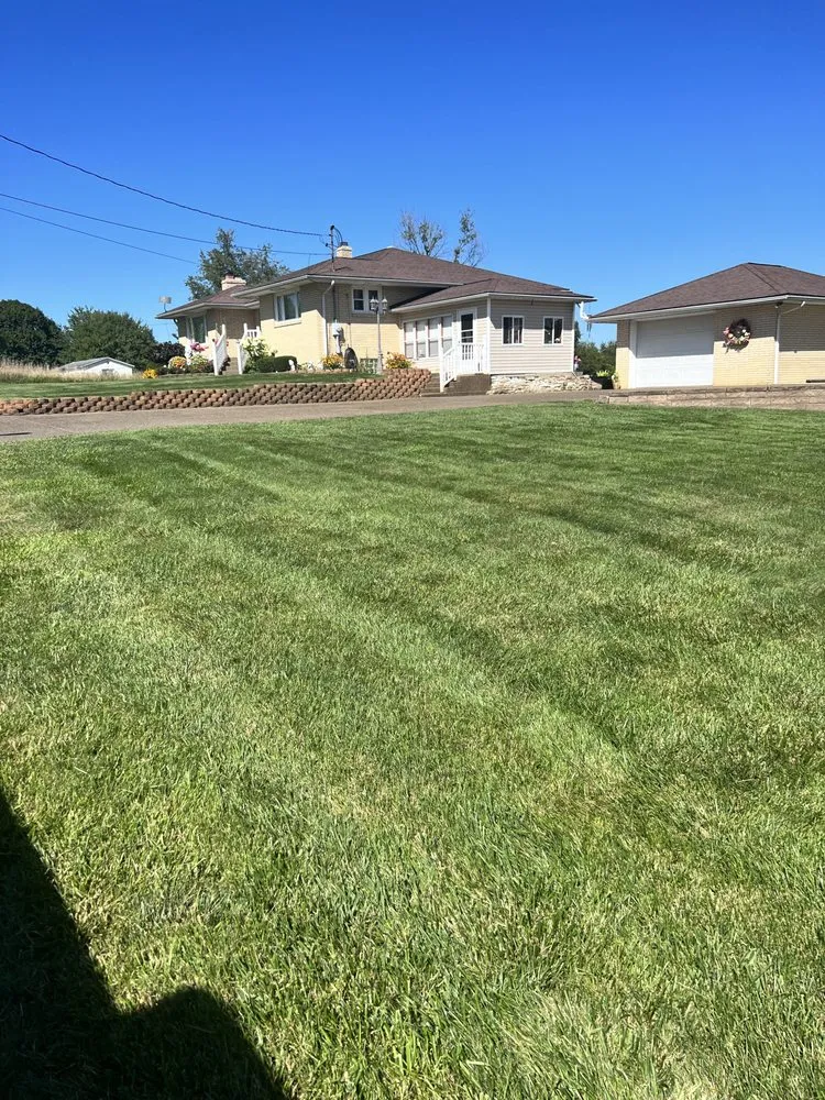 Top-rated yard cleanup service for homes in New Castle, PA by Harding Lawn & Landscape