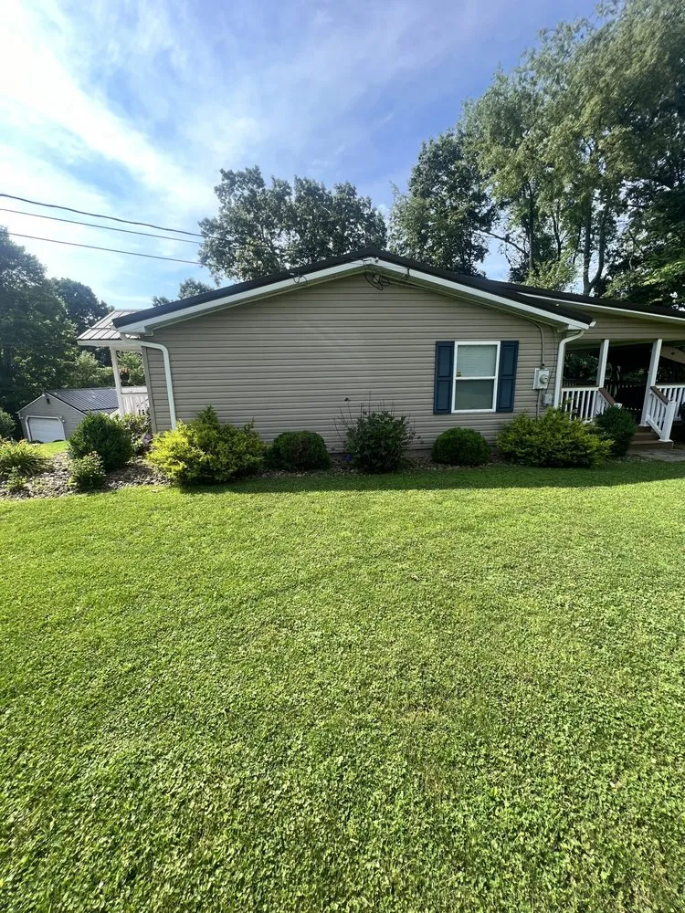 Local yard cleanup service in New Castle, PA by Harding Lawn & Landscape