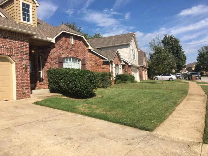 Custom lawn mowing service for residential properties in Tulsa, OK by Harding lawn care