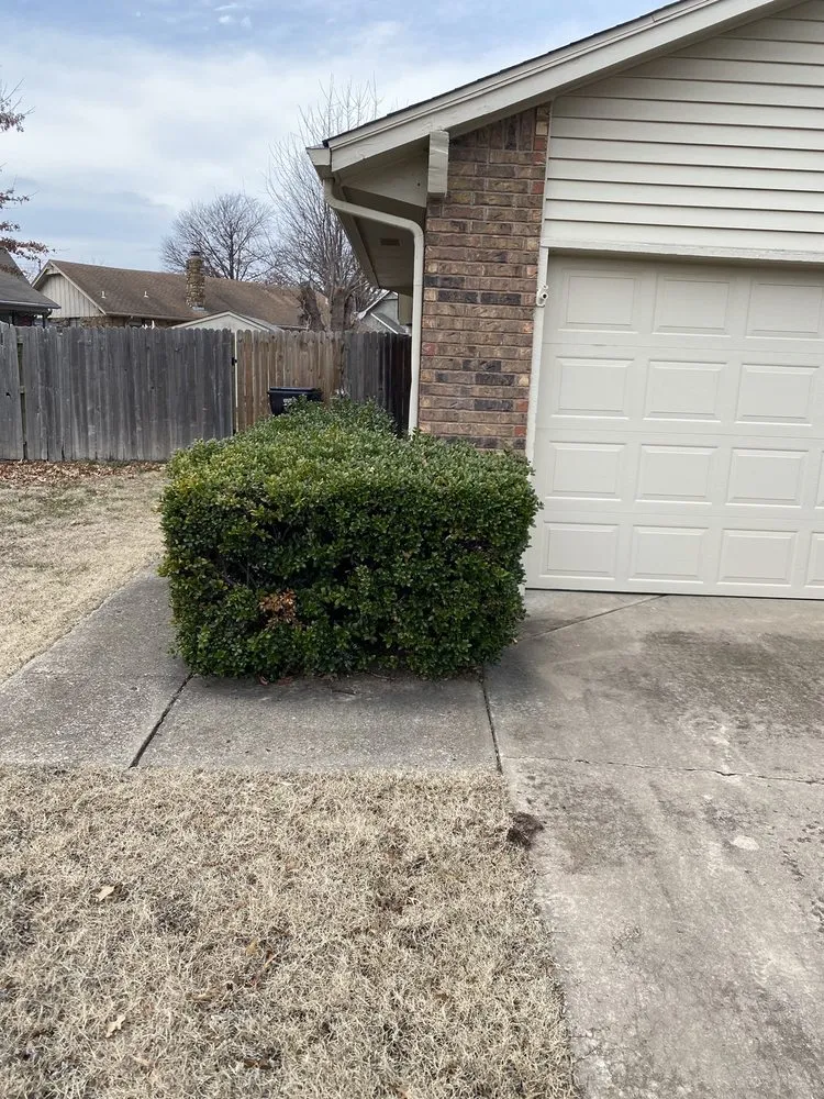 Professional residential landscaping for residential properties in Tulsa, OK by Harding lawn care