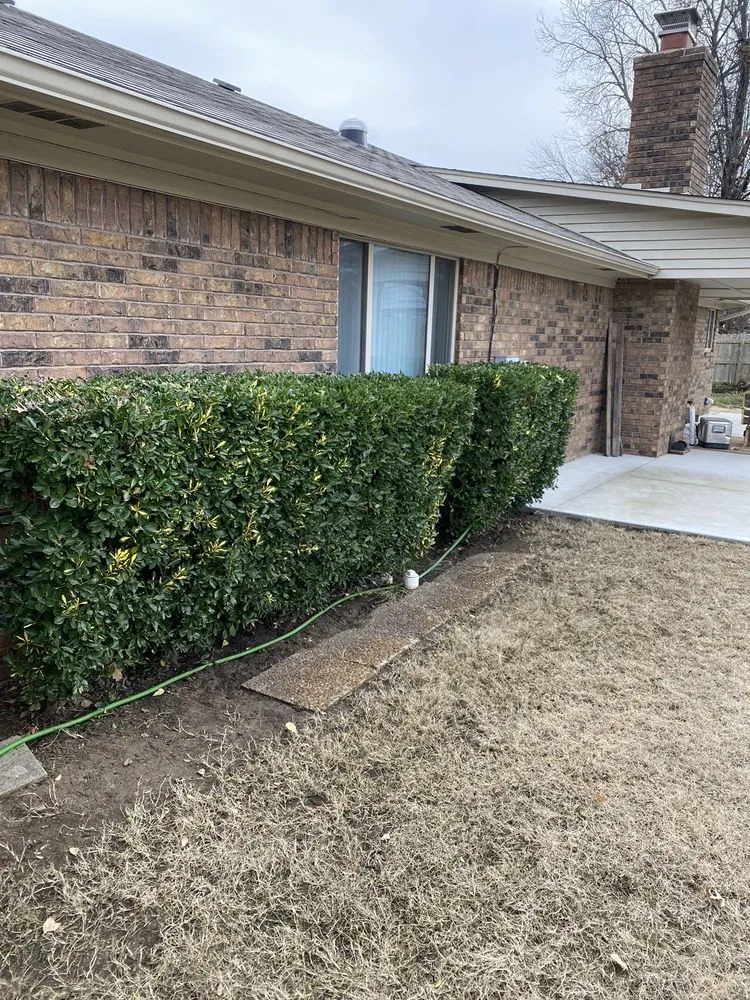 Custom yard maintenance in Tulsa, OK - Harding lawn care