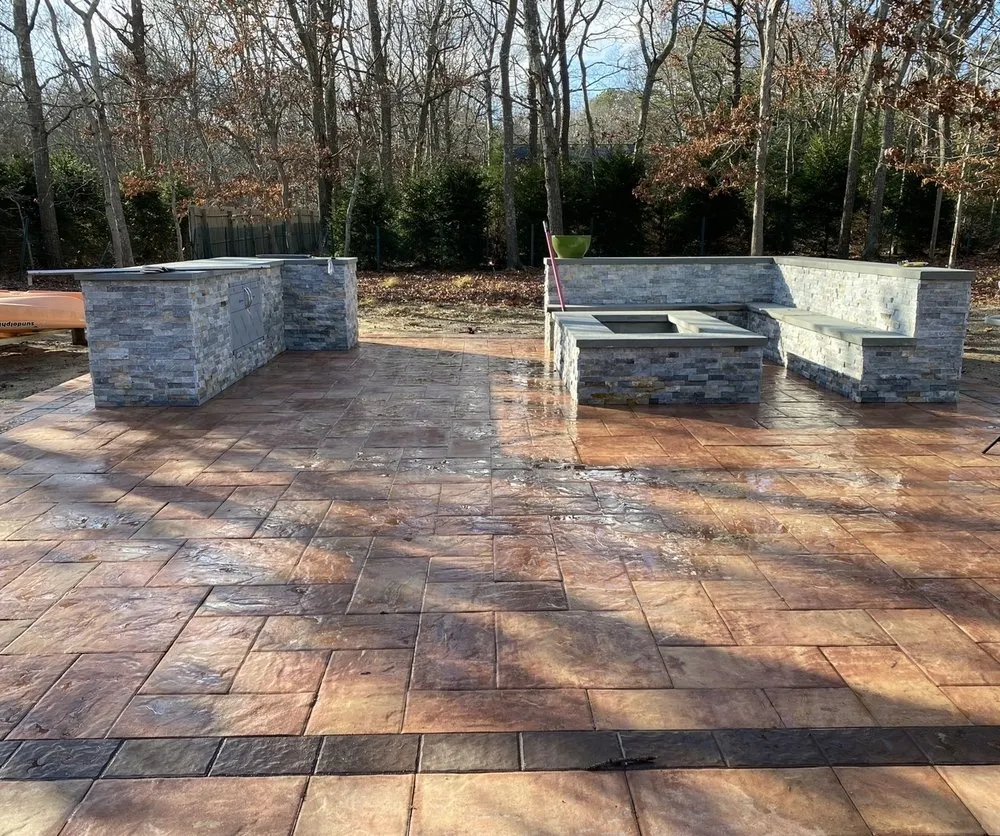 Custom lawn care service experts serving Southampton, NY - Hardland Masonry & Landscaping