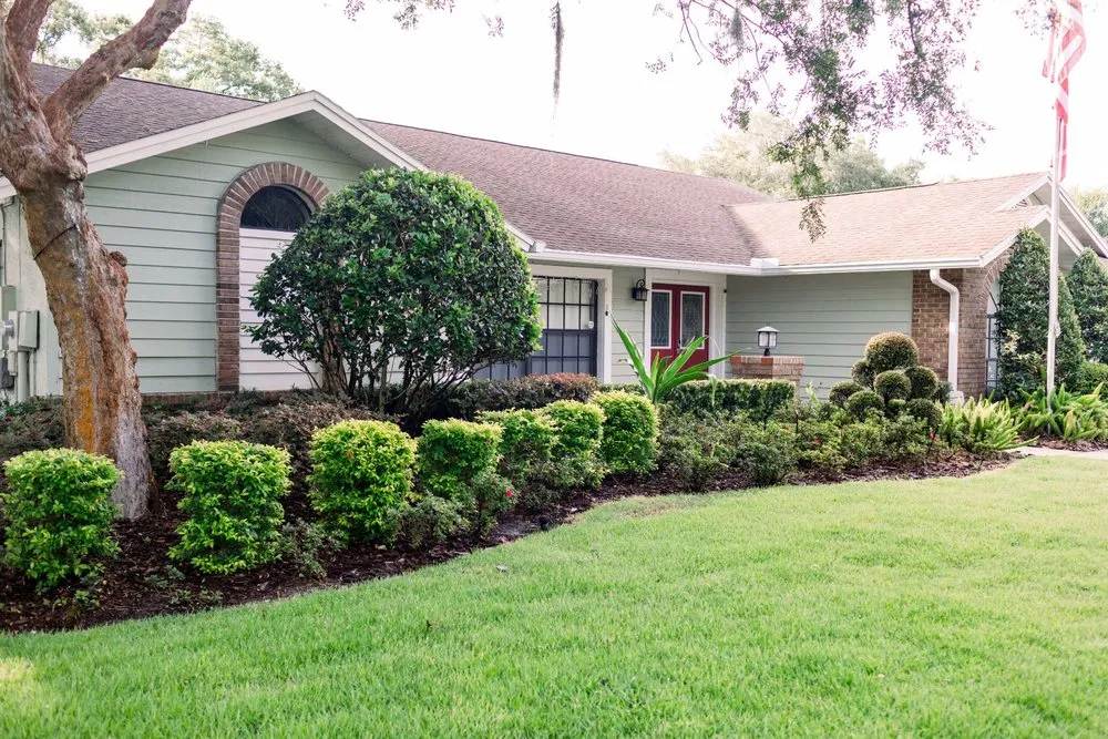 Top-rated lawn care service in Lutz, FL by Hardrock Landscape Services