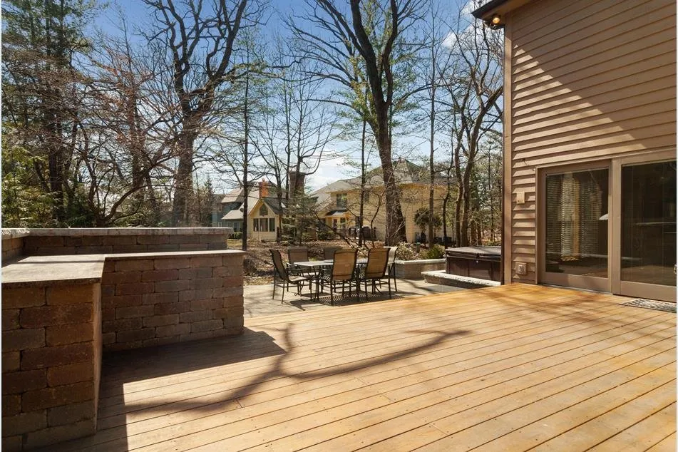 Top-rated yard maintenance experts serving Lisle, IL - Hardscape