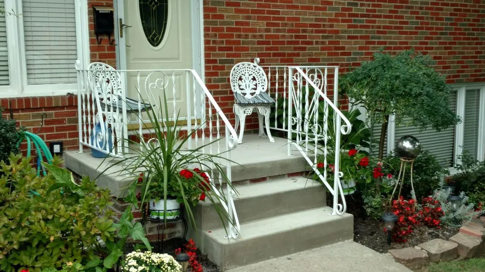 Top-rated lawn mowing service in North Canton, OH - Hardscape Masters