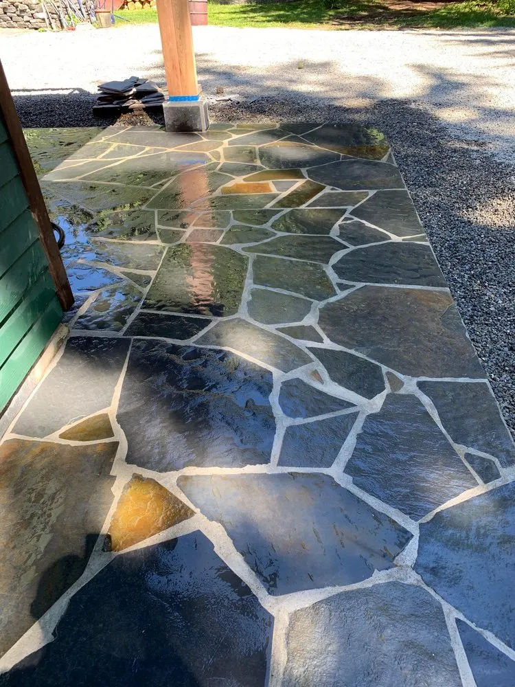 Local lawn mowing service experts serving Sammamish, WA - Hardscapes By Design